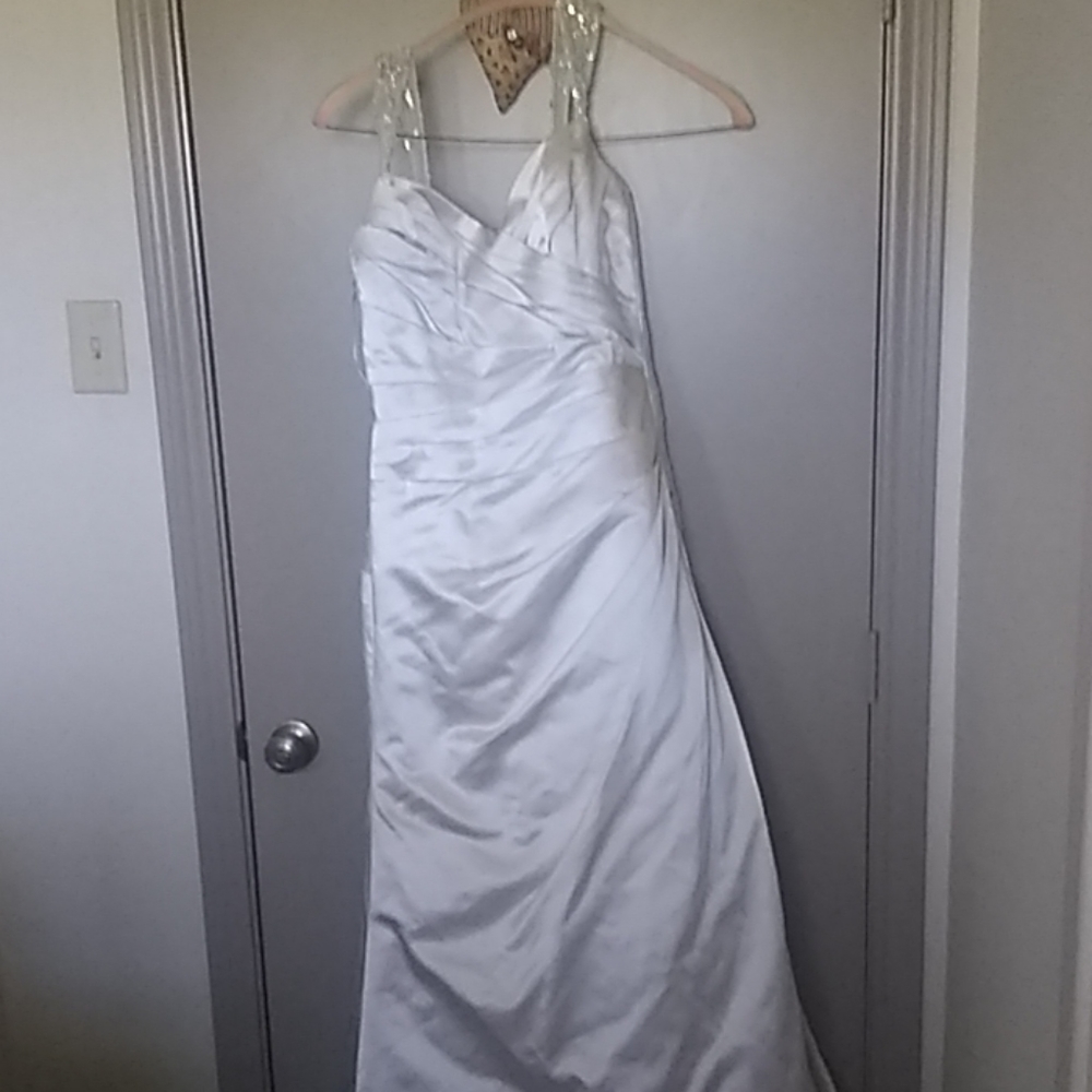 Maggie Sottero creme dress